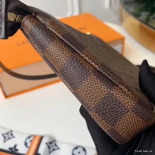 Frstbag ru Vuitton POCHETTE ACCESSOIRES Louis 0707